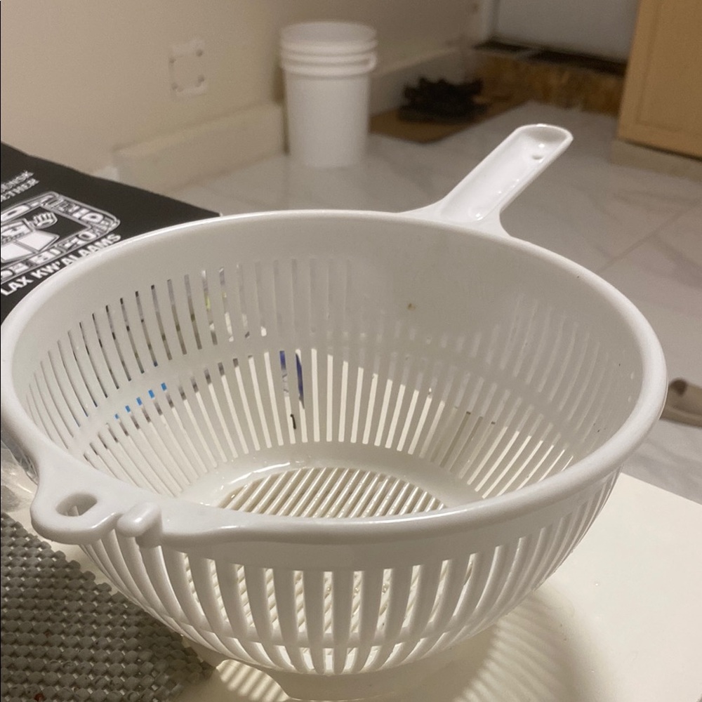 White Kitchen Colander